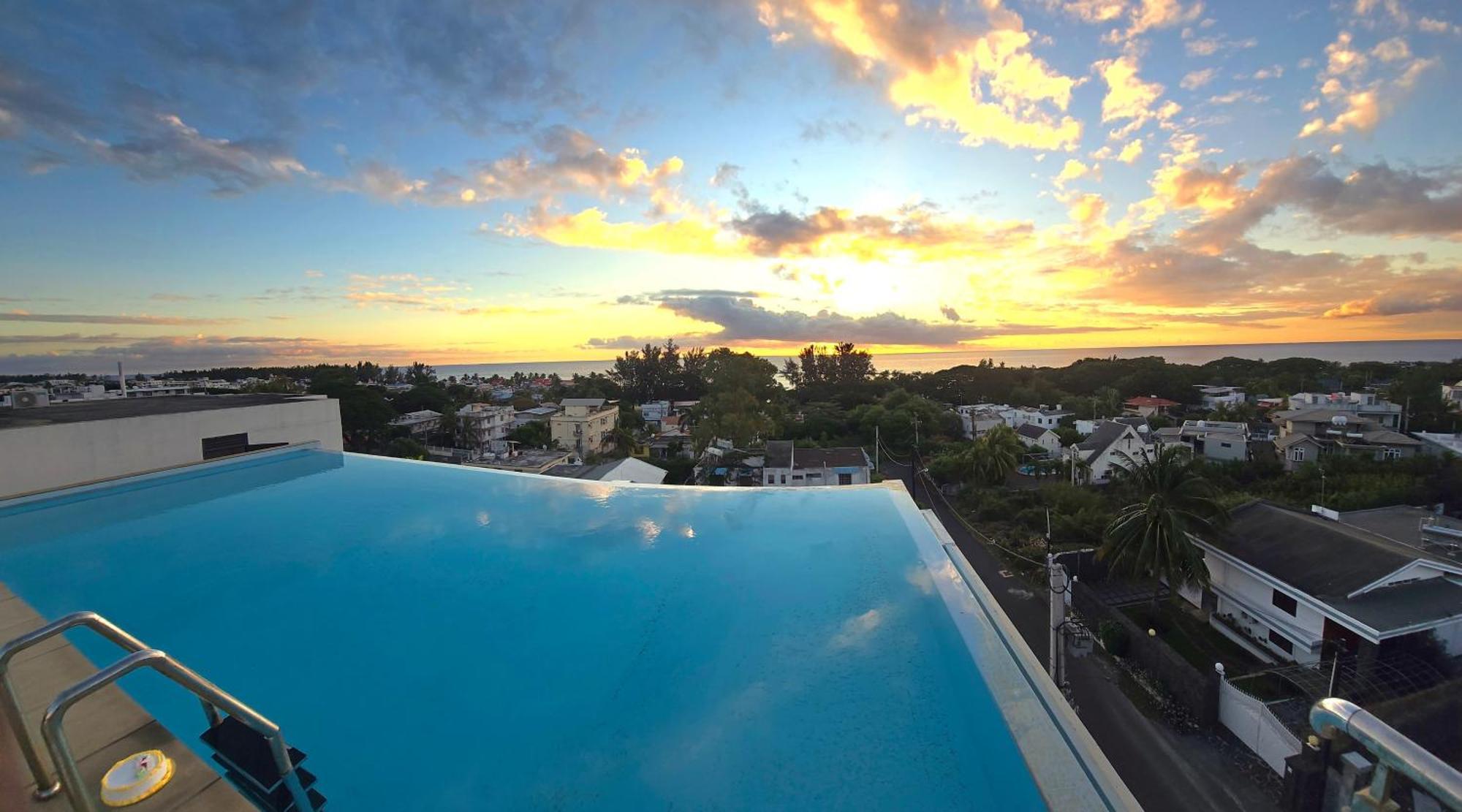 Flic-en-FlacqLuxury Penthouse With Infinity Pool & Stunning Sea Viewアパートメント エクステリア 写真